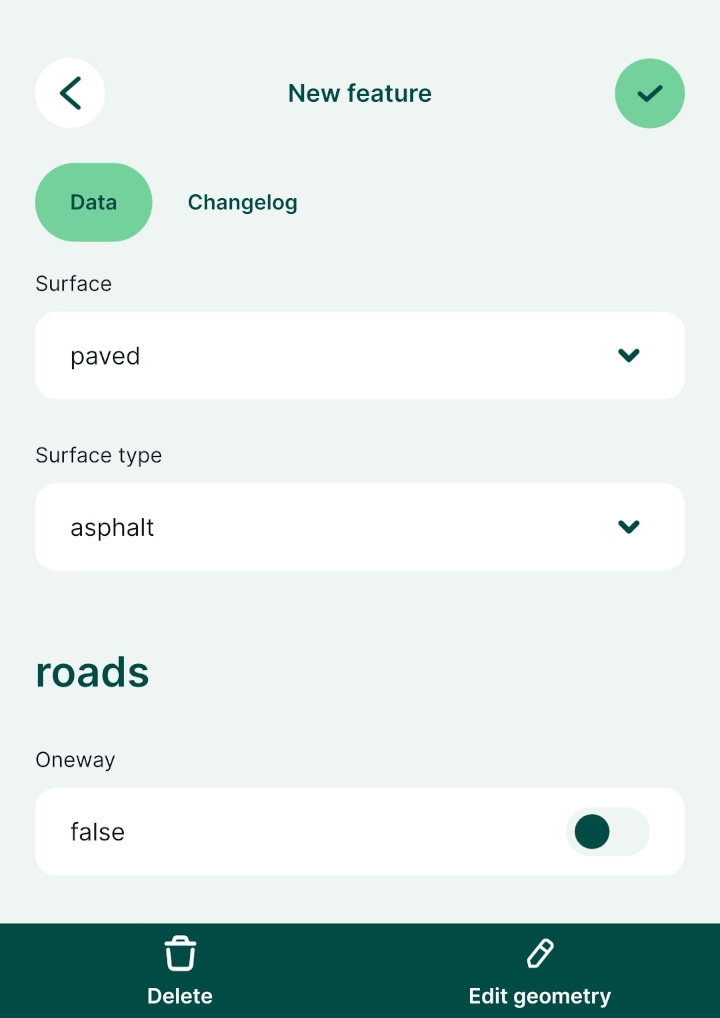Mergin Maps formulário para dispositivos móveis com separadores e grupos